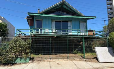 Concón Sur, cómoda casa, 4 dormitorios, 2 baños, patio