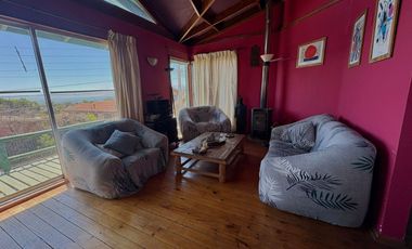 Concón Sur, cómoda casa, 4 dormitorios, 2 baños, patio