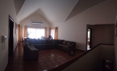 Propiedad comercial cerca del Aleman Humbolt