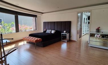 Casa en Renta en Bosques De Las Lomas 3R/3.5B/5E - Jardin - Jacuzzi - 557m2