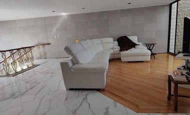 Casa en Renta en Bosques De Las Lomas 3R/3.5B/5E - Jardin - Jacuzzi - 557m2