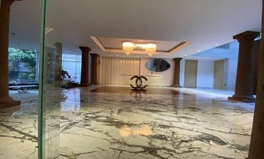 Casa en Renta en Bosques De Las Lomas 3R/3.5B/5E - Jardin - Jacuzzi - 557m2