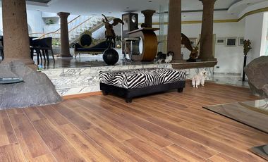 Casa en Renta en Bosques De Las Lomas 3R/3.5B/5E - Jardin - Jacuzzi - 557m2