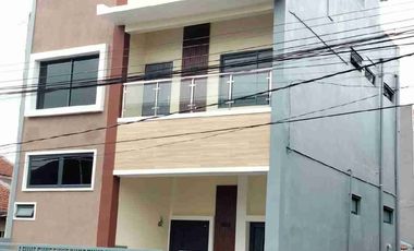 ✳️Di jual/For Sale
RUMAH BARU Minimalis 
Kopo Permai 
Strategis Bisa utk USAHA.
Hadap Timur, Lebar 7,5 mtr 2,5 Lt , SHM 
Lt 88 m2 , Lb 160 m2
4 KT, 3 KM
2200 Watt , Submersible.
Op Rp.1,45 m negoo trn ke 1.3 m
Info : 0822.1857.----
Teguh Budiman