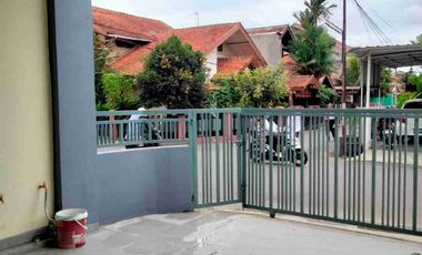 ✳️Di jual/For Sale
RUMAH BARU Minimalis 
Kopo Permai 
Strategis Bisa utk USAHA.
Hadap Timur, Lebar 7,5 mtr 2,5 Lt , SHM 
Lt 88 m2 , Lb 160 m2
4 KT, 3 KM
2200 Watt , Submersible.
Op Rp.1,45 m negoo trn ke 1.3 m
Info : 0822.1857.----
Teguh Budiman
