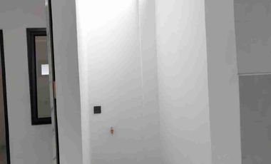 ✳️Di jual/For Sale
RUMAH BARU Minimalis 
Kopo Permai 
Strategis Bisa utk USAHA.
Hadap Timur, Lebar 7,5 mtr 2,5 Lt , SHM 
Lt 88 m2 , Lb 160 m2
4 KT, 3 KM
2200 Watt , Submersible.
Op Rp.1,45 m negoo trn ke 1.3 m
Info : 0822.1857.----
Teguh Budiman
