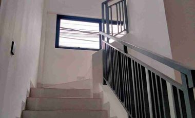 ✳️Di jual/For Sale
RUMAH BARU Minimalis 
Kopo Permai 
Strategis Bisa utk USAHA.
Hadap Timur, Lebar 7,5 mtr 2,5 Lt , SHM 
Lt 88 m2 , Lb 160 m2
4 KT, 3 KM
2200 Watt , Submersible.
Op Rp.1,45 m negoo trn ke 1.3 m
Info : 0822.1857.----
Teguh Budiman