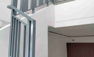 ✳️Di jual/For Sale
RUMAH BARU Minimalis 
Kopo Permai 
Strategis Bisa utk USAHA.
Hadap Timur, Lebar 7,5 mtr 2,5 Lt , SHM 
Lt 88 m2 , Lb 160 m2
4 KT, 3 KM
2200 Watt , Submersible.
Op Rp.1,45 m negoo trn ke 1.3 m
Info : 0822.1857.----
Teguh Budiman