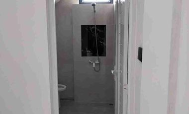 ✳️Di jual/For Sale
RUMAH BARU Minimalis 
Kopo Permai 
Strategis Bisa utk USAHA.
Hadap Timur, Lebar 7,5 mtr 2,5 Lt , SHM 
Lt 88 m2 , Lb 160 m2
4 KT, 3 KM
2200 Watt , Submersible.
Op Rp.1,45 m negoo trn ke 1.3 m
Info : 0822.1857.----
Teguh Budiman