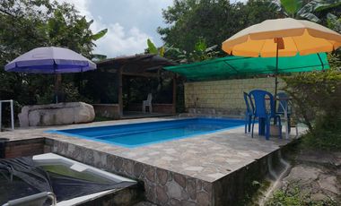 Finca en venta en El Colegio Cundinamarca | Finca turística con piscina y cabañas | 13.914 m²