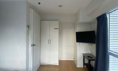2BR CONDO W/PARKING FOR RENT WITH VIEW IN BGC