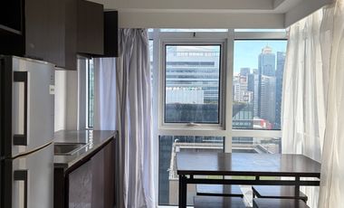 2BR CONDO W/PARKING FOR RENT WITH VIEW IN BGC
