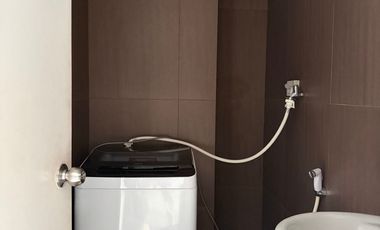 2BR CONDO W/PARKING FOR RENT WITH VIEW IN BGC