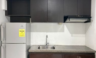 3 BR CONDO WITH PARKING FOR RENT IN BGC