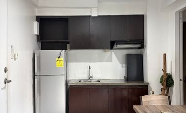 3 BR CONDO WITH PARKING FOR RENT IN BGC