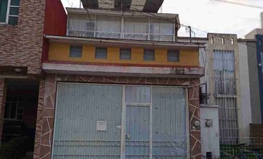 Casa Ampliada en Venta - Bosques de Ica, Zinacantepec | Frente a Parque
