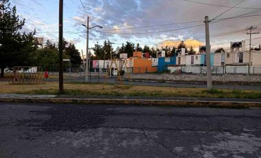 Casa Ampliada en Venta - Bosques de Ica, Zinacantepec | Frente a Parque