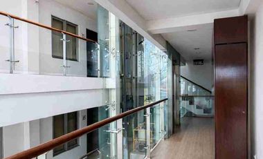 DIJUAL HOTEL AKTIF 4 LANTAI 28 KAMAR LOKASI PREMIUM DI RING 1 MALIOBORO 
YOGYAKARTA