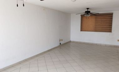 Casa con alberca y doble seguridad en Burgos Bugambilias