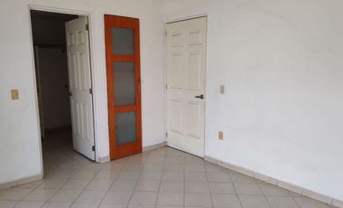 Casa con alberca y doble seguridad en Burgos Bugambilias