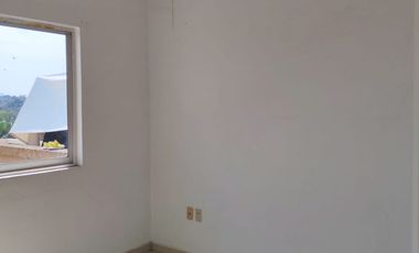 Casa con alberca y doble seguridad en Burgos Bugambilias