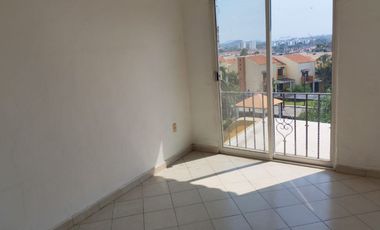 Casa con alberca y doble seguridad en Burgos Bugambilias