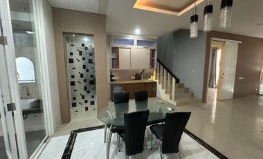 Sewa Kontrakan Rumah di Royal Residence Harga Murah Dekat Citraland Surabaya Barat Tahunan Perumahan Per 2026 Dibawah 75jt