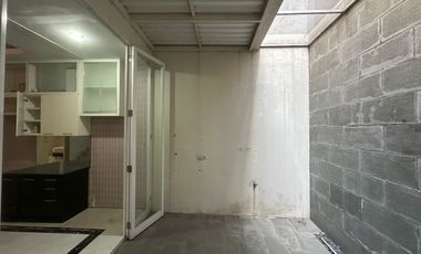 Sewa Kontrakan Rumah di Royal Residence Harga Murah Dekat Citraland Surabaya Barat Tahunan Perumahan Per 2026 Dibawah 75jt