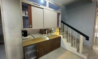 Sewa Kontrakan Rumah di Royal Residence Harga Murah Dekat Citraland Surabaya Barat Tahunan Perumahan Per 2026 Dibawah 75jt