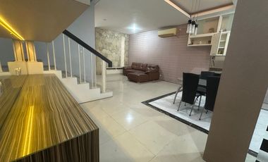 Sewa Kontrakan Rumah di Royal Residence Harga Murah Dekat Citraland Surabaya Barat Tahunan Perumahan Per 2026 Dibawah 75jt