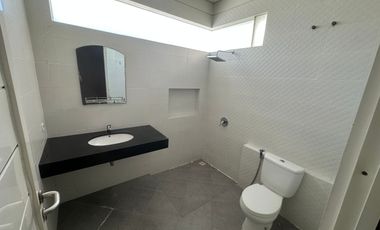 Sewa Kontrakan Rumah di Royal Residence Harga Murah Dekat Citraland Surabaya Barat Tahunan Perumahan Per 2026 Dibawah 75jt