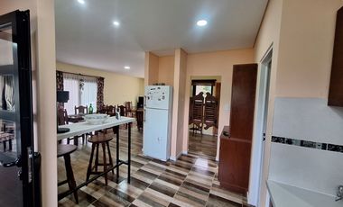 MODERNA CASA EN BARRIO GOLF
