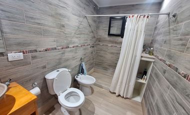 MODERNA CASA EN BARRIO GOLF