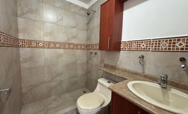 Rento Dpto 2 Dorm $530 con baño privado c/d Monteserrín sin amoblar cerca UDLA, Ekopark No Mascotas