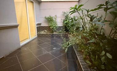 VENDO CASA EN LA CASTELLANA