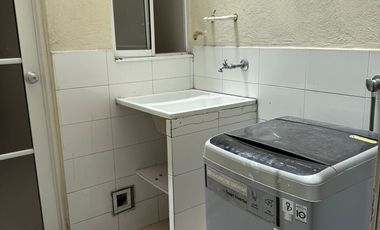 VENDO CASA EN LA CASTELLANA