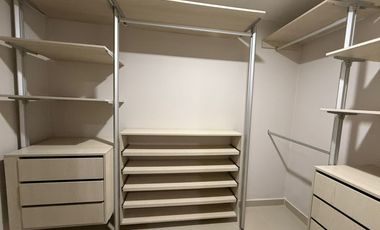 VENDO CASA EN LA CASTELLANA
