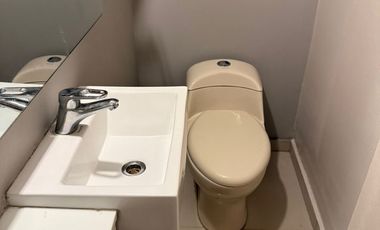 VENDO CASA EN LA CASTELLANA