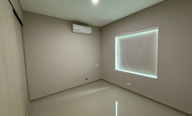 VENDO CASA EN LA CASTELLANA