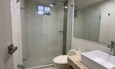 VENDO CASA EN LA CASTELLANA