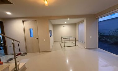 VENDO CASA EN LA CASTELLANA