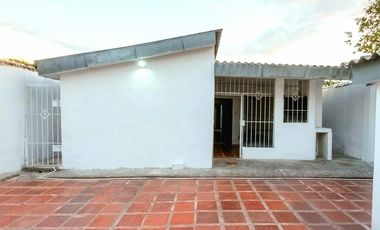 VENDO HERMOSA CASA EN SECTOR DE LOS JOBOS CON AREA DE 344 mts2, 4 ALCOBAS, GARAJE CUBIERTO Y UNA EXCELENTE  UBICACION.