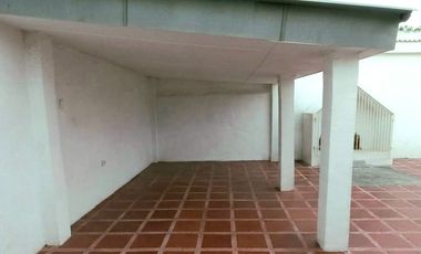 VENDO HERMOSA CASA EN SECTOR DE LOS JOBOS CON AREA DE 344 mts2, 4 ALCOBAS, GARAJE CUBIERTO Y UNA EXCELENTE  UBICACION.