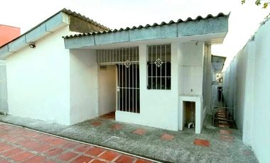 VENDO HERMOSA CASA EN SECTOR DE LOS JOBOS CON AREA DE 344 mts2, 4 ALCOBAS, GARAJE CUBIERTO Y UNA EXCELENTE  UBICACION.