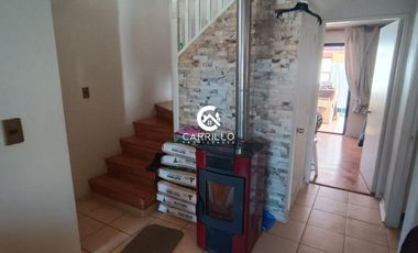 VENDEMOS CASA EN CONDOMINIO ALTOS DEL MAIPO