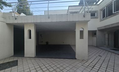 CASA EN RENTA EN LA COLONIA CHIMALISTAC