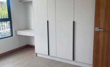 OPORTUNIDAD CASA NUEVA DE VENTA TUMBACO