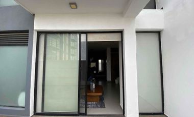 Departamento de súper lujo y lleno de comodidades en una ubicación inmejorable de Cholula, amueblado, 3 habitaciones, terraza privada y seguridad.