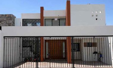 CASA EN RENTA 4 RECÁMARAS MISIÓN DEL CAMPANARIO