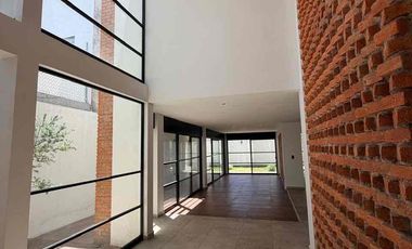 CASA EN RENTA 4 RECÁMARAS MISIÓN DEL CAMPANARIO